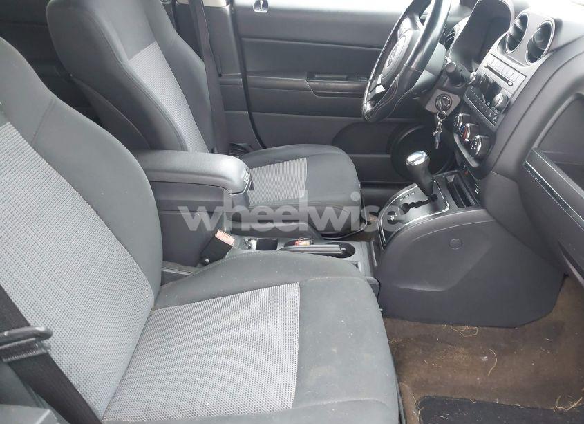 Photo 5 of 2013 Jeep Patriot SPORT (VIN 1C4NJRBB4DD271373)