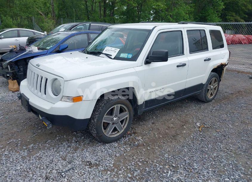 Photo 2 of 2014 Jeep Patriot SPORT (VIN 1C4NJRBB4ED513192)