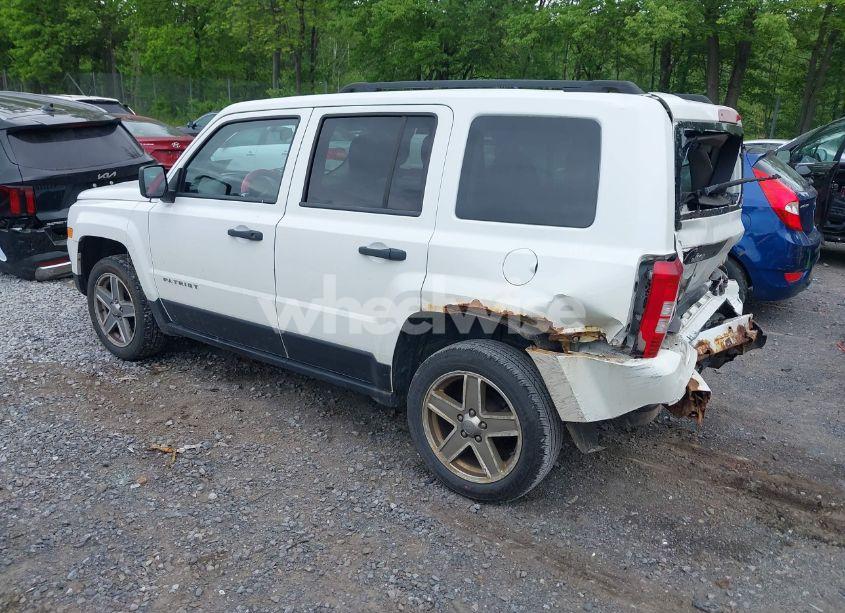 Photo 3 of 2014 Jeep Patriot SPORT (VIN 1C4NJRBB4ED513192)