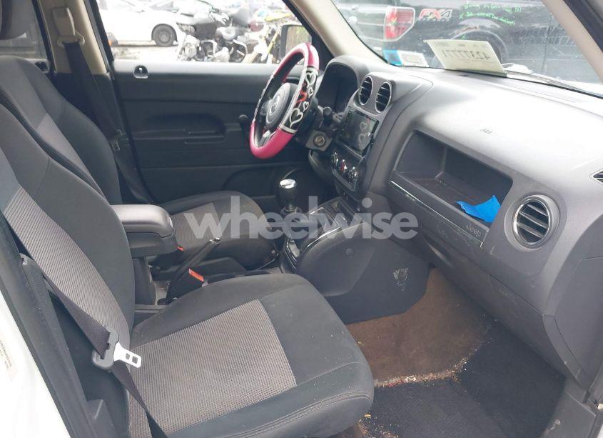 Photo 5 of 2014 Jeep Patriot SPORT (VIN 1C4NJRBB4ED513192)