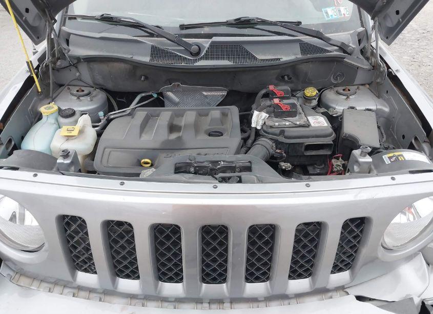 Photo 10 of 2015 Jeep Patriot SPORT (VIN 1C4NJRBB4FD147882)