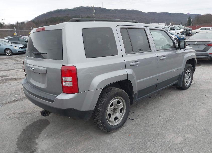 Photo 4 of 2015 Jeep Patriot SPORT (VIN 1C4NJRBB4FD147882)