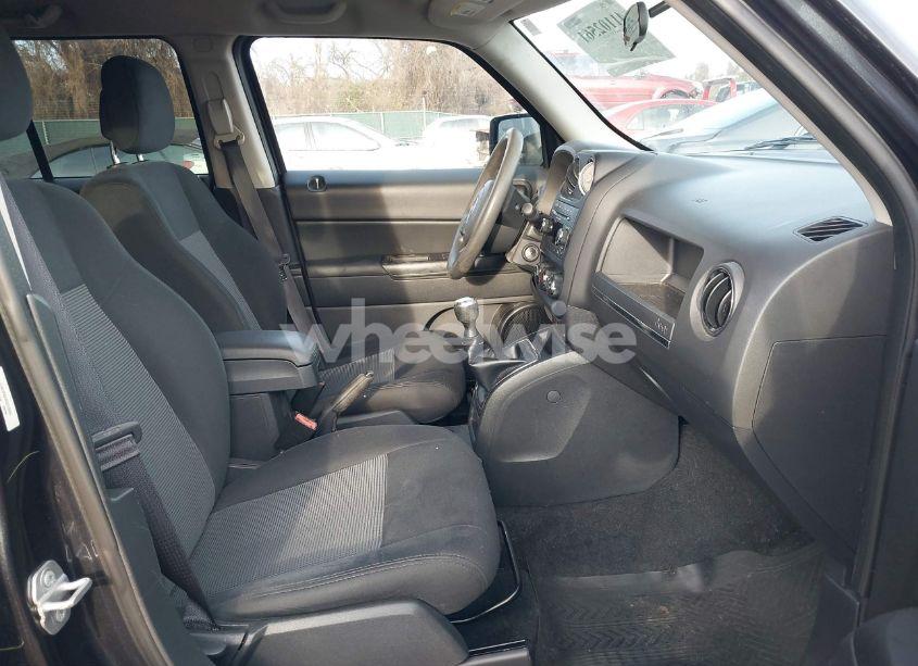 Photo 5 of 2015 Jeep Patriot SPORT (VIN 1C4NJRBB4FD215999)