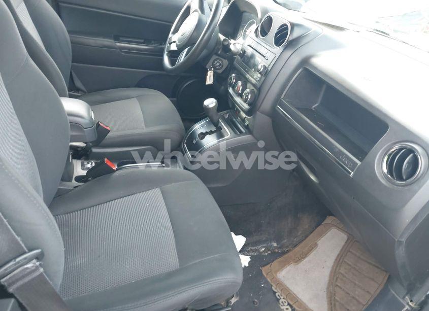 Photo 5 of 2015 Jeep Patriot SPORT (VIN 1C4NJRBB4FD231765)