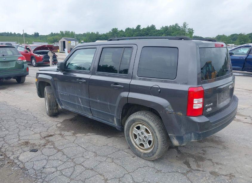 2015 Jeep Patriot SPORT (VIN 1C4NJRBB4FD239140) main photo