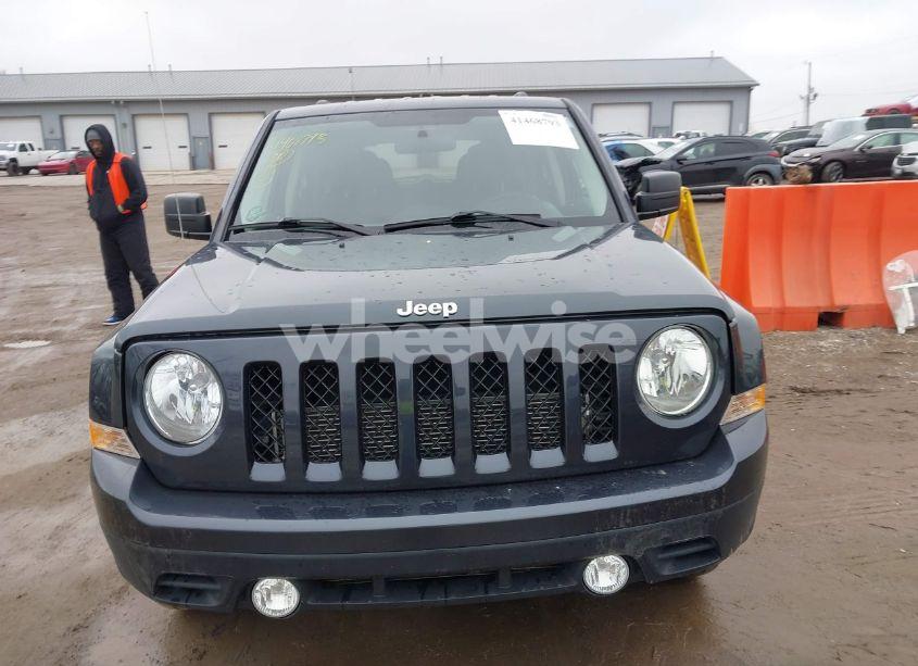 Photo 12 of 2015 Jeep Patriot SPORT (VIN 1C4NJRBB4FD269660)