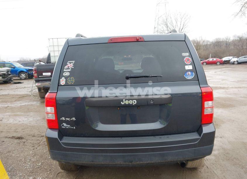 Photo 16 of 2015 Jeep Patriot SPORT (VIN 1C4NJRBB4FD269660)