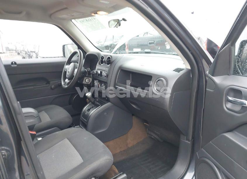 Photo 5 of 2015 Jeep Patriot SPORT (VIN 1C4NJRBB4FD269660)