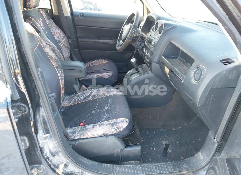 Photo 5 of 2016 Jeep Patriot SPORT (VIN 1C4NJRBB4GD523126)