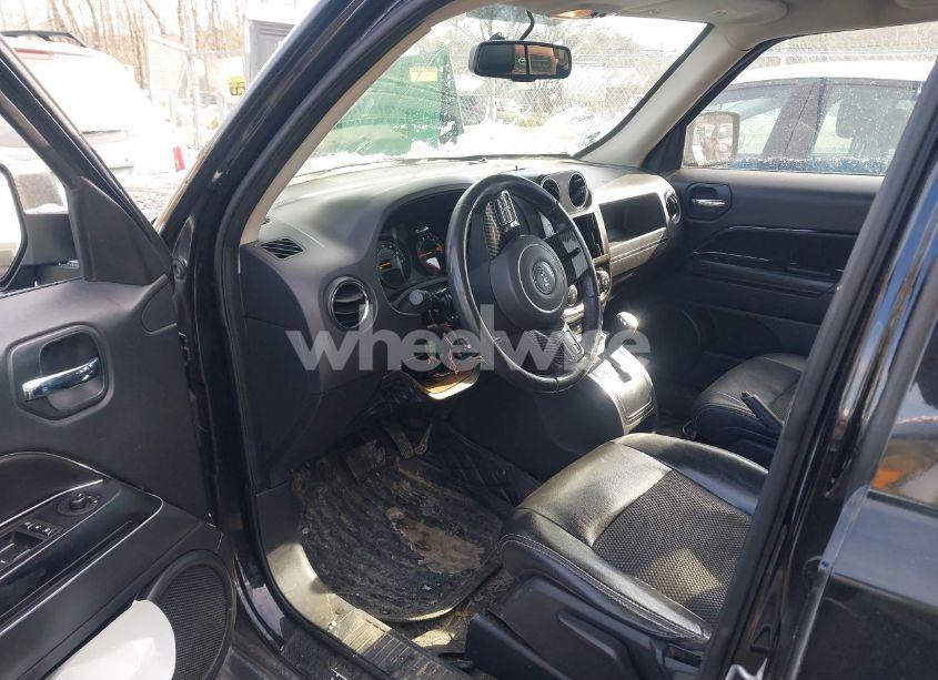 Photo 5 of 2016 Jeep Patriot SPORT SE (VIN 1C4NJRBB4GD587666)