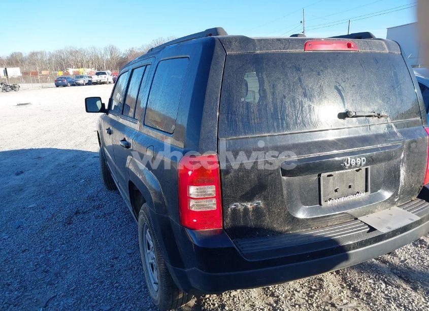 Photo 3 of 2016 Jeep Patriot SPORT (VIN 1C4NJRBB4GD632377)