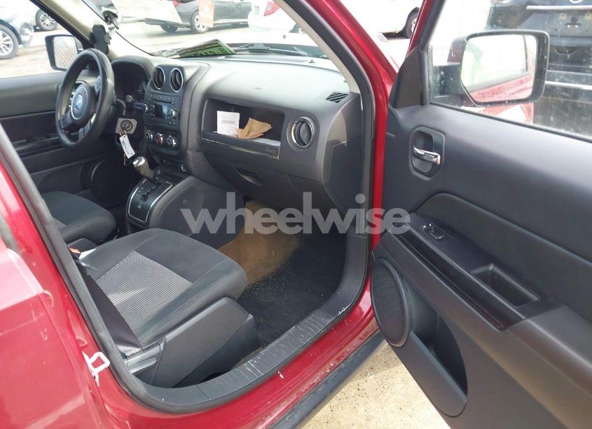 Photo 5 of 2016 Jeep Patriot SPORT (VIN 1C4NJRBB4GD669056)