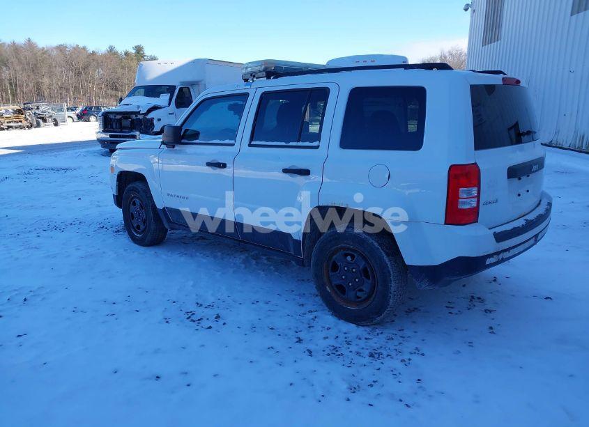 Photo 3 of 2016 Jeep Patriot SPORT (VIN 1C4NJRBB4GD760120)