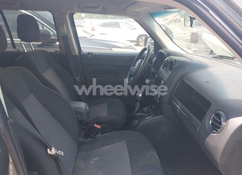 Photo 5 of 2012 Jeep Patriot SPORT (VIN 1C4NJRBB5CD621947)