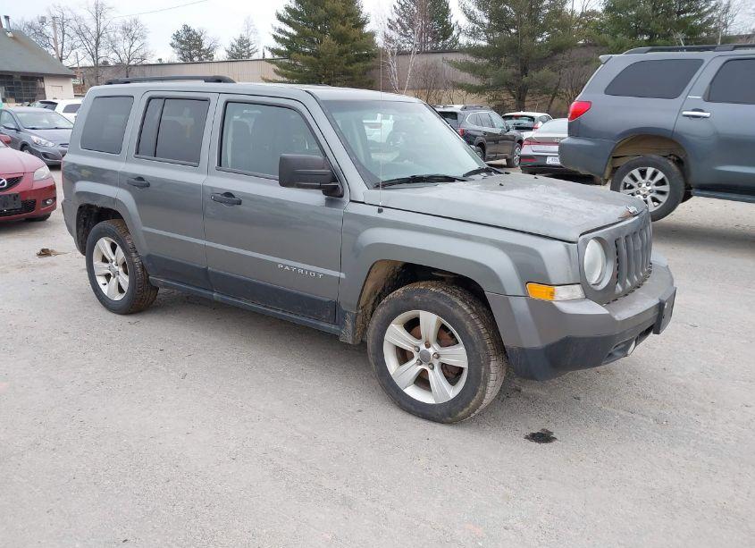 2013 Jeep Patriot SPORT (VIN 1C4NJRBB5DD274587) main photo