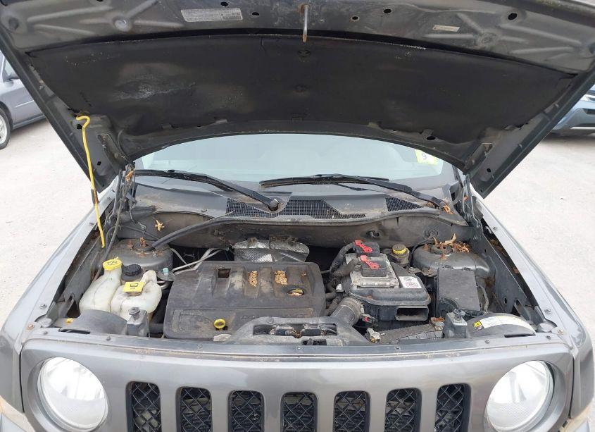 Photo 10 of 2013 Jeep Patriot SPORT (VIN 1C4NJRBB5DD274587)