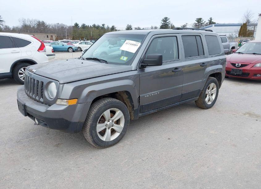 Photo 2 of 2013 Jeep Patriot SPORT (VIN 1C4NJRBB5DD274587)