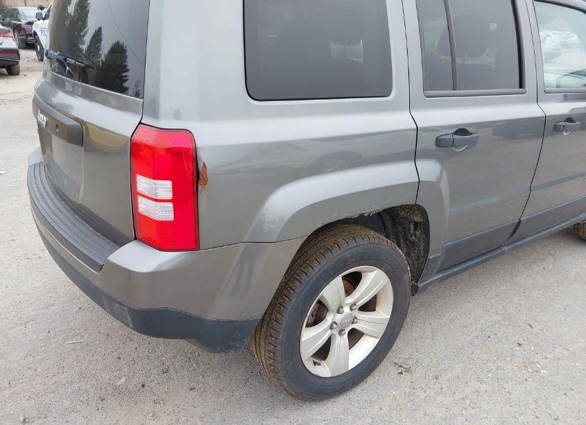 Photo 6 of 2013 Jeep Patriot SPORT (VIN 1C4NJRBB5DD274587)