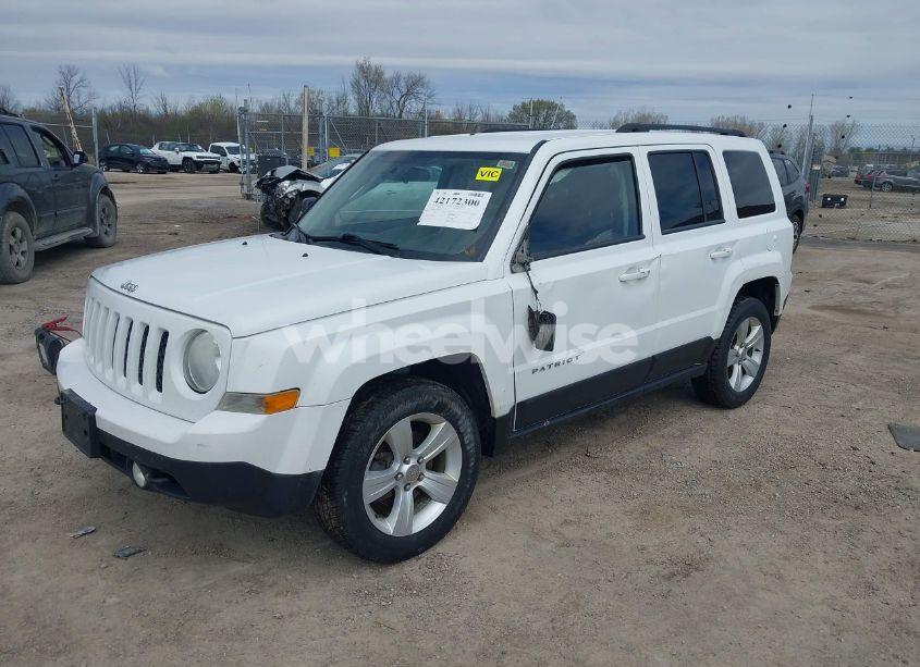 Photo 2 of 2014 Jeep Patriot SPORT (VIN 1C4NJRBB5ED778512)