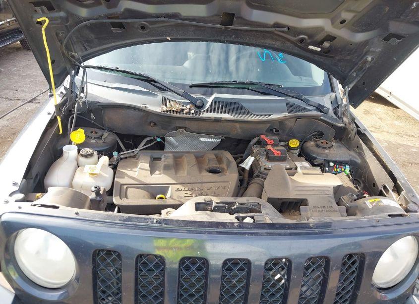 Photo 10 of 2014 Jeep Patriot SPORT (VIN 1C4NJRBB5ED809628)