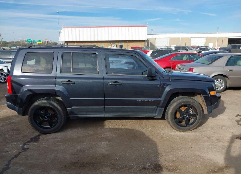 Photo 13 of 2014 Jeep Patriot SPORT (VIN 1C4NJRBB5ED809628)