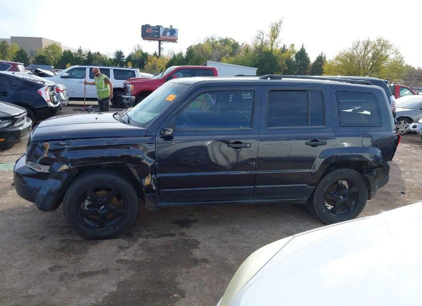 Photo 14 of 2014 Jeep Patriot SPORT (VIN 1C4NJRBB5ED809628)