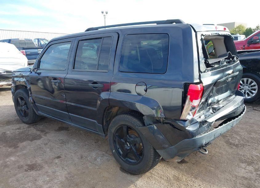 Photo 3 of 2014 Jeep Patriot SPORT (VIN 1C4NJRBB5ED809628)