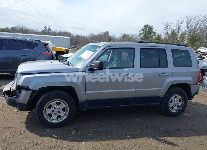 Photo 14 of 2014 Jeep Patriot SPORT (VIN 1C4NJRBB5ED815798)