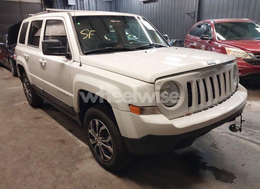2014 Jeep Patriot SPORT (VIN 1C4NJRBB5ED924679) main photo