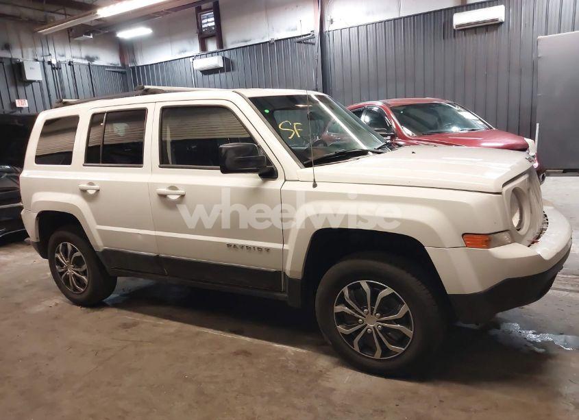 Photo 13 of 2014 Jeep Patriot SPORT (VIN 1C4NJRBB5ED924679)