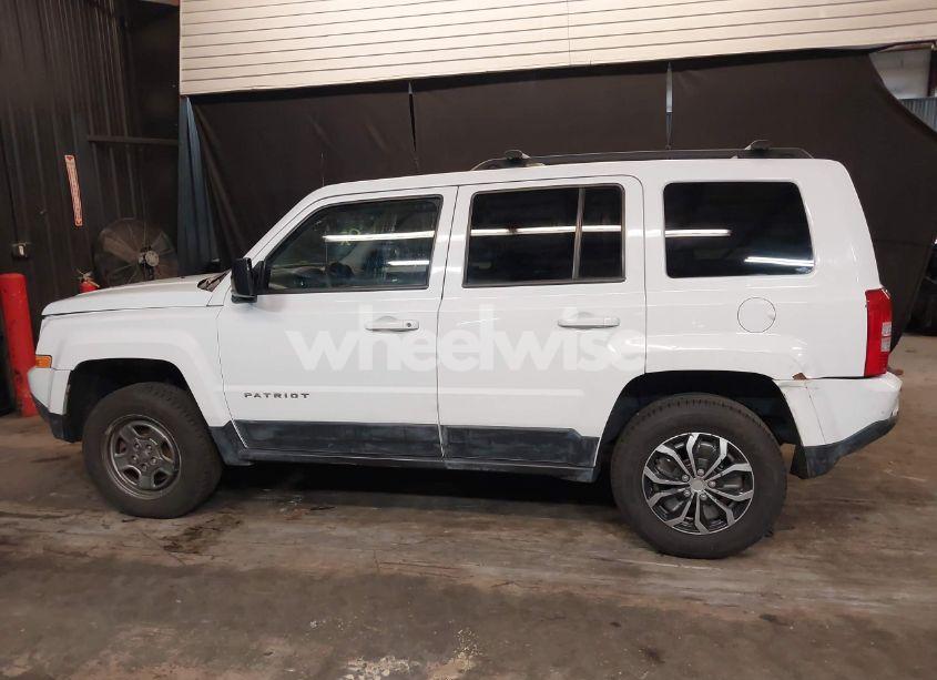 Photo 14 of 2014 Jeep Patriot SPORT (VIN 1C4NJRBB5ED924679)