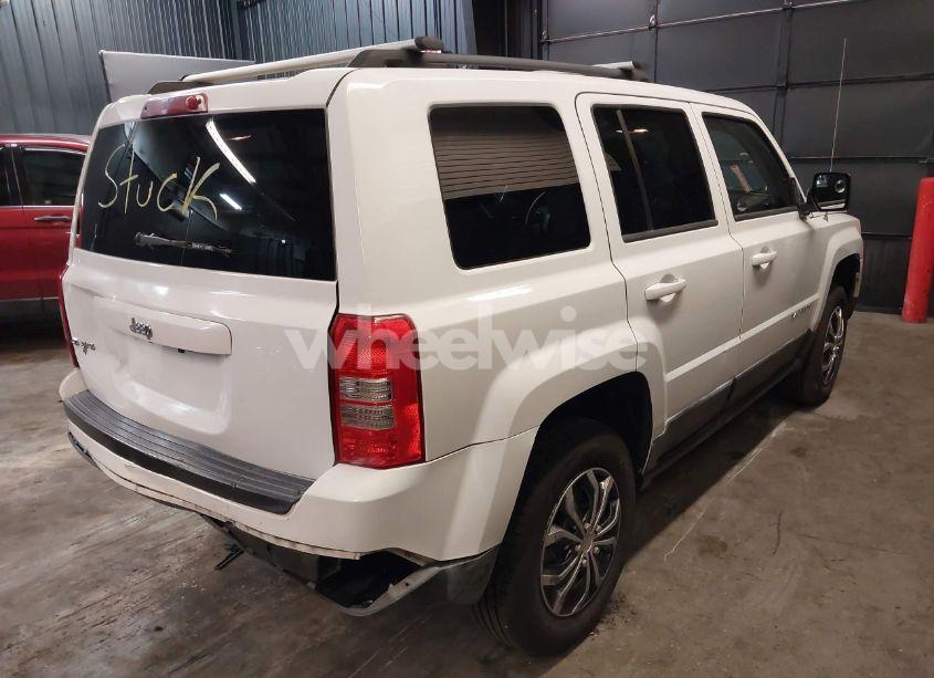 Photo 4 of 2014 Jeep Patriot SPORT (VIN 1C4NJRBB5ED924679)