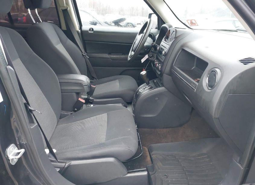 Photo 5 of 2014 Jeep Patriot SPORT (VIN 1C4NJRBB5ED924763)