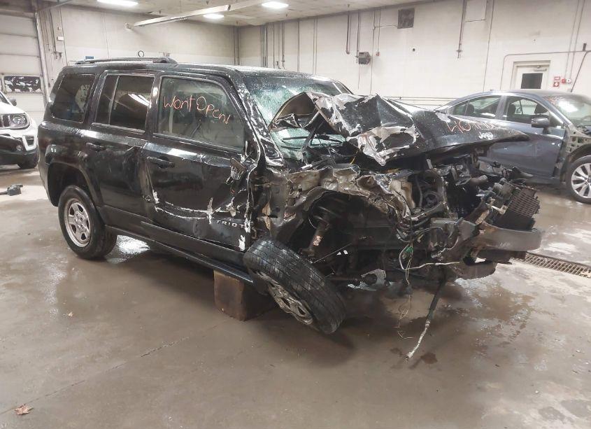 2015 Jeep Patriot SPORT (VIN 1C4NJRBB5FD135210) main photo