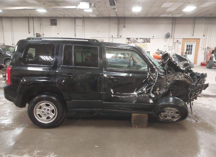 Photo 13 of 2015 Jeep Patriot SPORT (VIN 1C4NJRBB5FD135210)