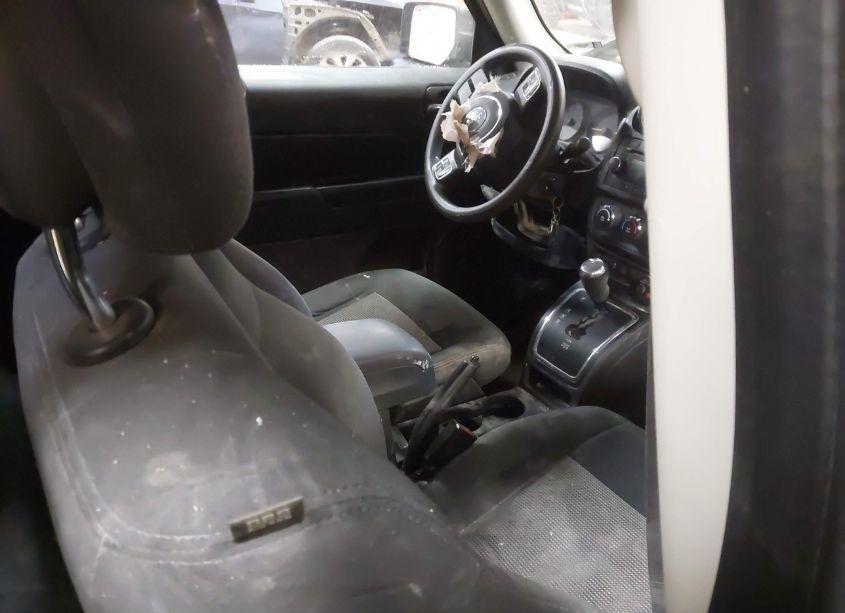 Photo 5 of 2015 Jeep Patriot SPORT (VIN 1C4NJRBB5FD135210)