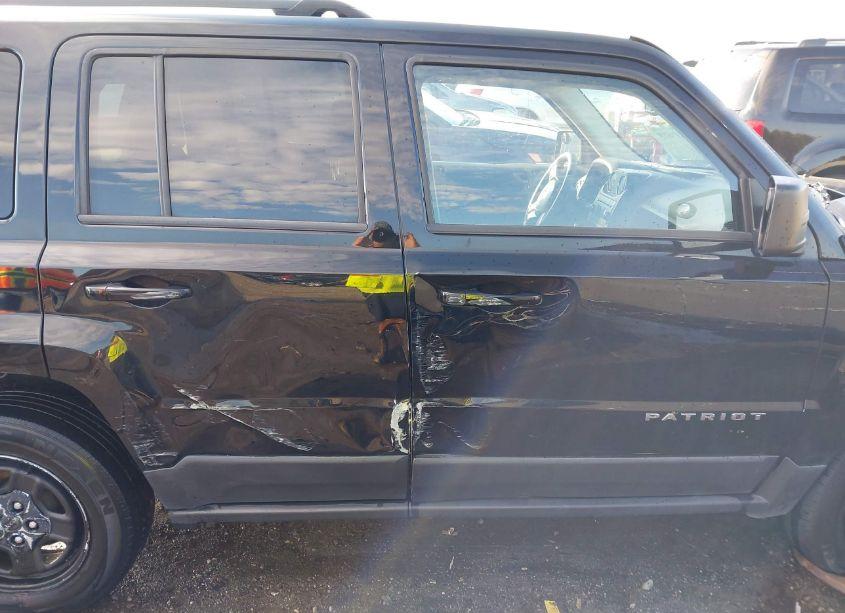 Photo 12 of 2015 Jeep Patriot SPORT (VIN 1C4NJRBB5FD382548)