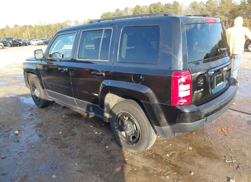 Photo 3 of 2015 Jeep Patriot SPORT (VIN 1C4NJRBB5FD382548)