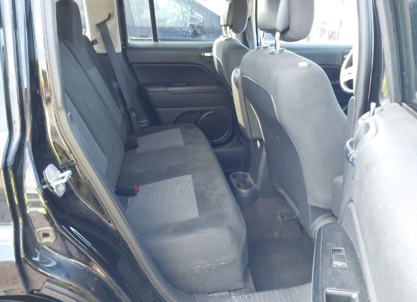 Photo 8 of 2015 Jeep Patriot SPORT (VIN 1C4NJRBB5FD382548)