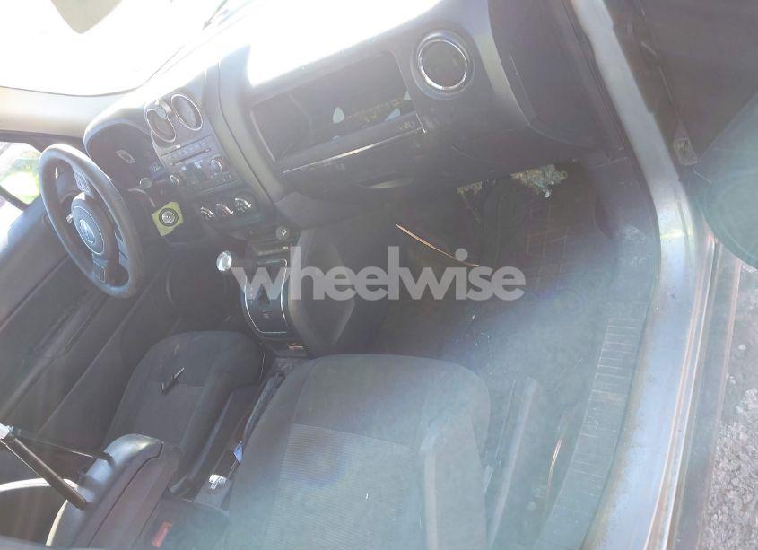 Photo 5 of 2016 Jeep Patriot SPORT (VIN 1C4NJRBB5GD672628)