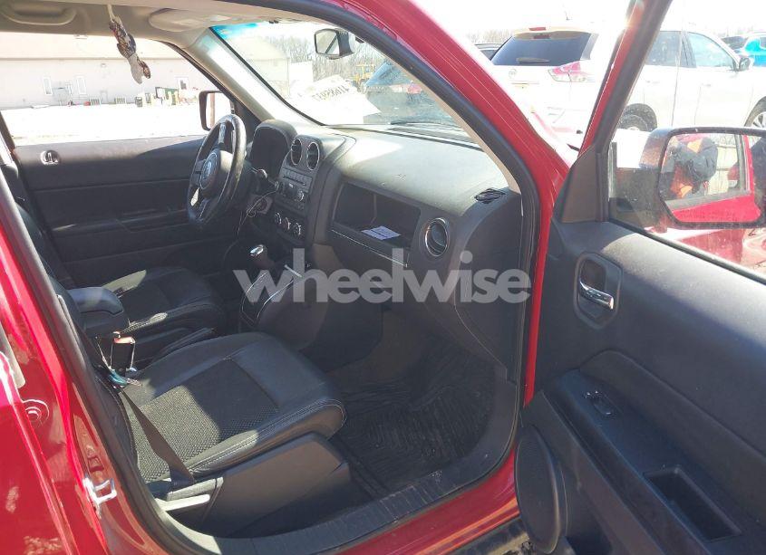 Photo 5 of 2016 Jeep Patriot SPORT SE (VIN 1C4NJRBB5GD786810)