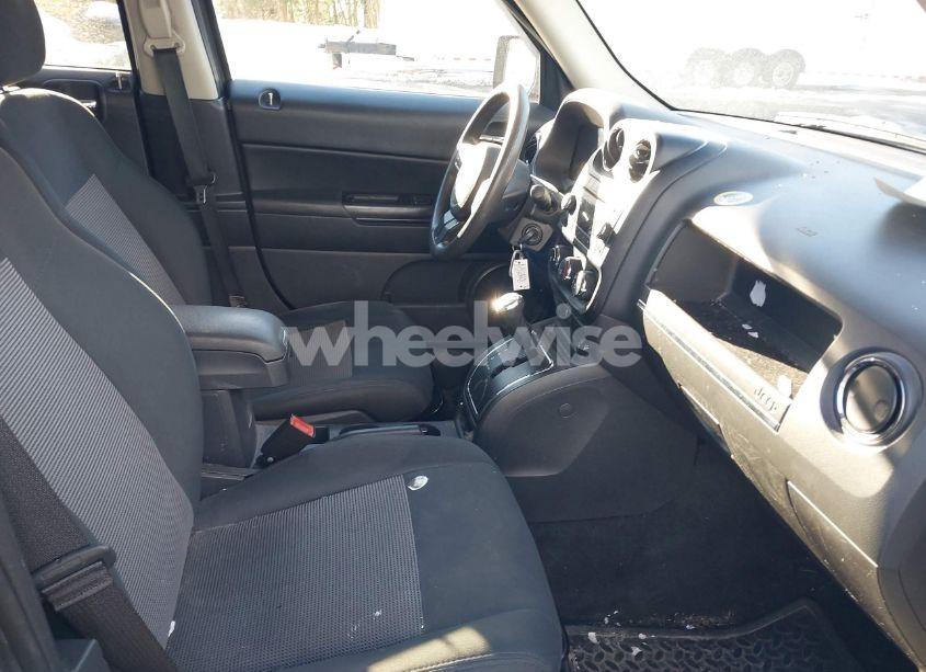 Photo 5 of 2012 Jeep Patriot SPORT (VIN 1C4NJRBB6CD624422)