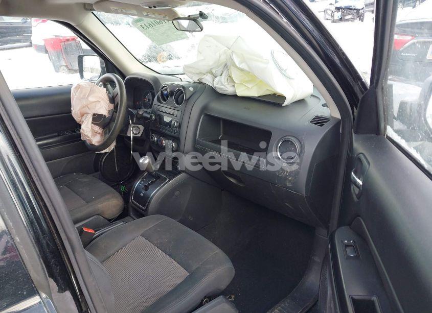 Photo 5 of 2012 Jeep Patriot SPORT (VIN 1C4NJRBB6CD624565)