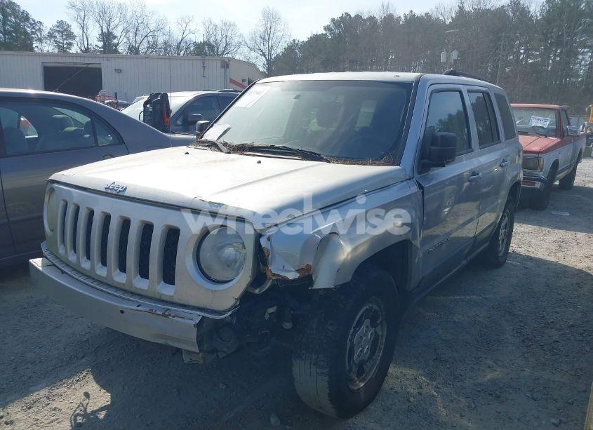 Photo 2 of 2013 Jeep Patriot SPORT (VIN 1C4NJRBB6DD262920)