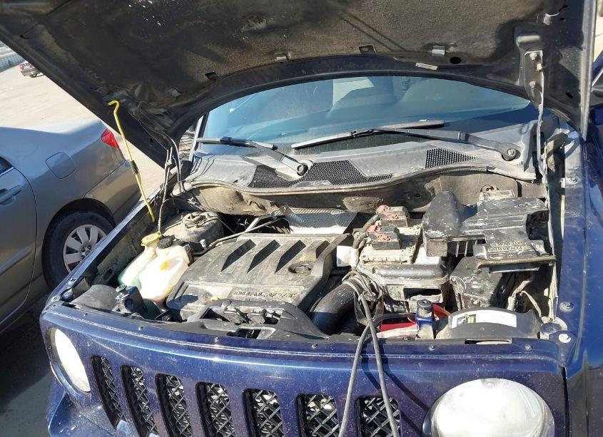 Photo 10 of 2015 Jeep Patriot SPORT (VIN 1C4NJRBB6FD123924)