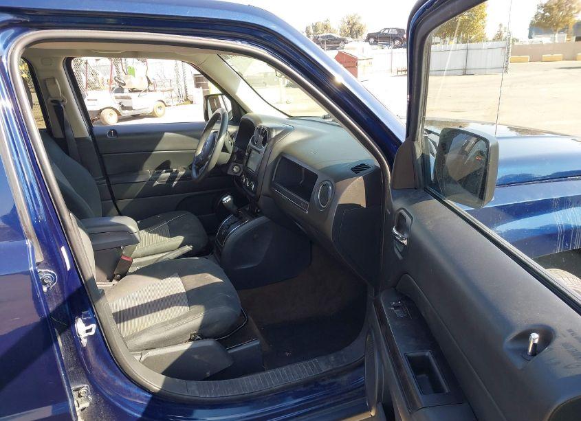 Photo 5 of 2015 Jeep Patriot SPORT (VIN 1C4NJRBB6FD123924)