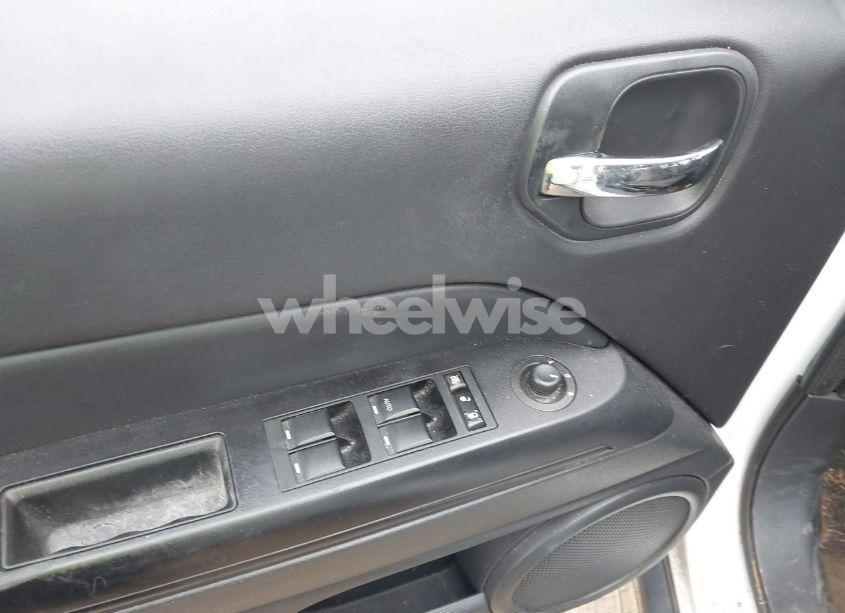 Photo 14 of 2015 Jeep Patriot SPORT (VIN 1C4NJRBB6FD231296)