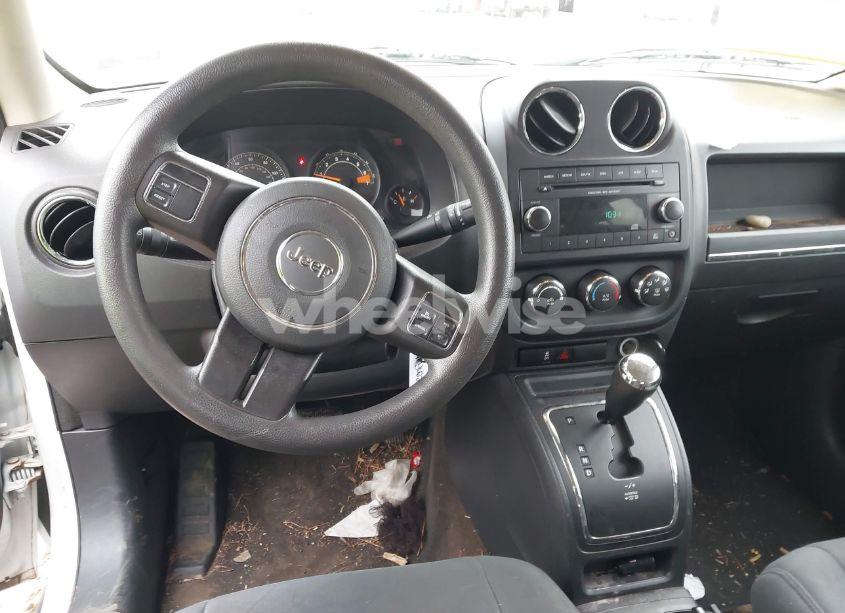Photo 16 of 2015 Jeep Patriot SPORT (VIN 1C4NJRBB6FD231296)