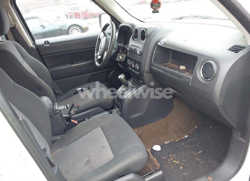 Photo 5 of 2015 Jeep Patriot SPORT (VIN 1C4NJRBB6FD231296)