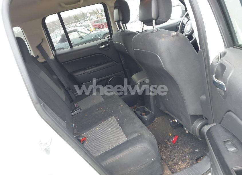 Photo 8 of 2015 Jeep Patriot SPORT (VIN 1C4NJRBB6FD231296)
